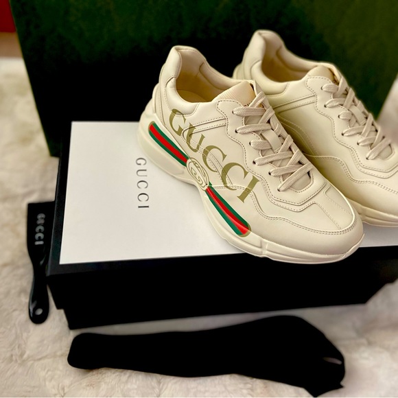 Gucci shoes - Picture 1 of 3